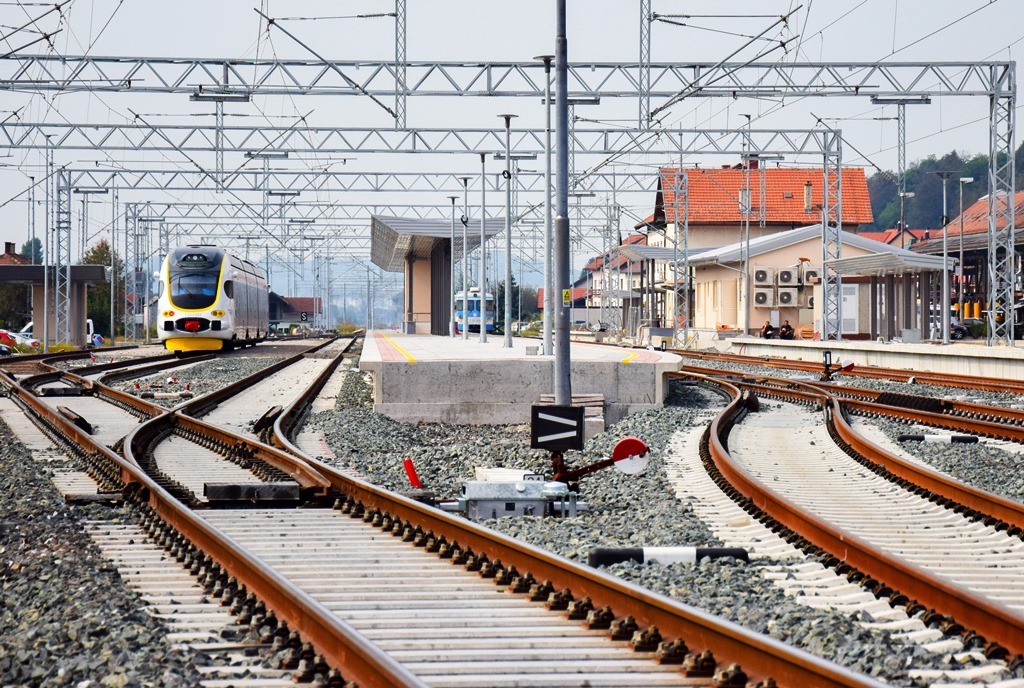 Modernizacija i elektrifikacija željezničke pruge na dionici Zaprešić - Zabok (željeznička pruga R201 Zaprešić-Čakovec) - Vasútépítés