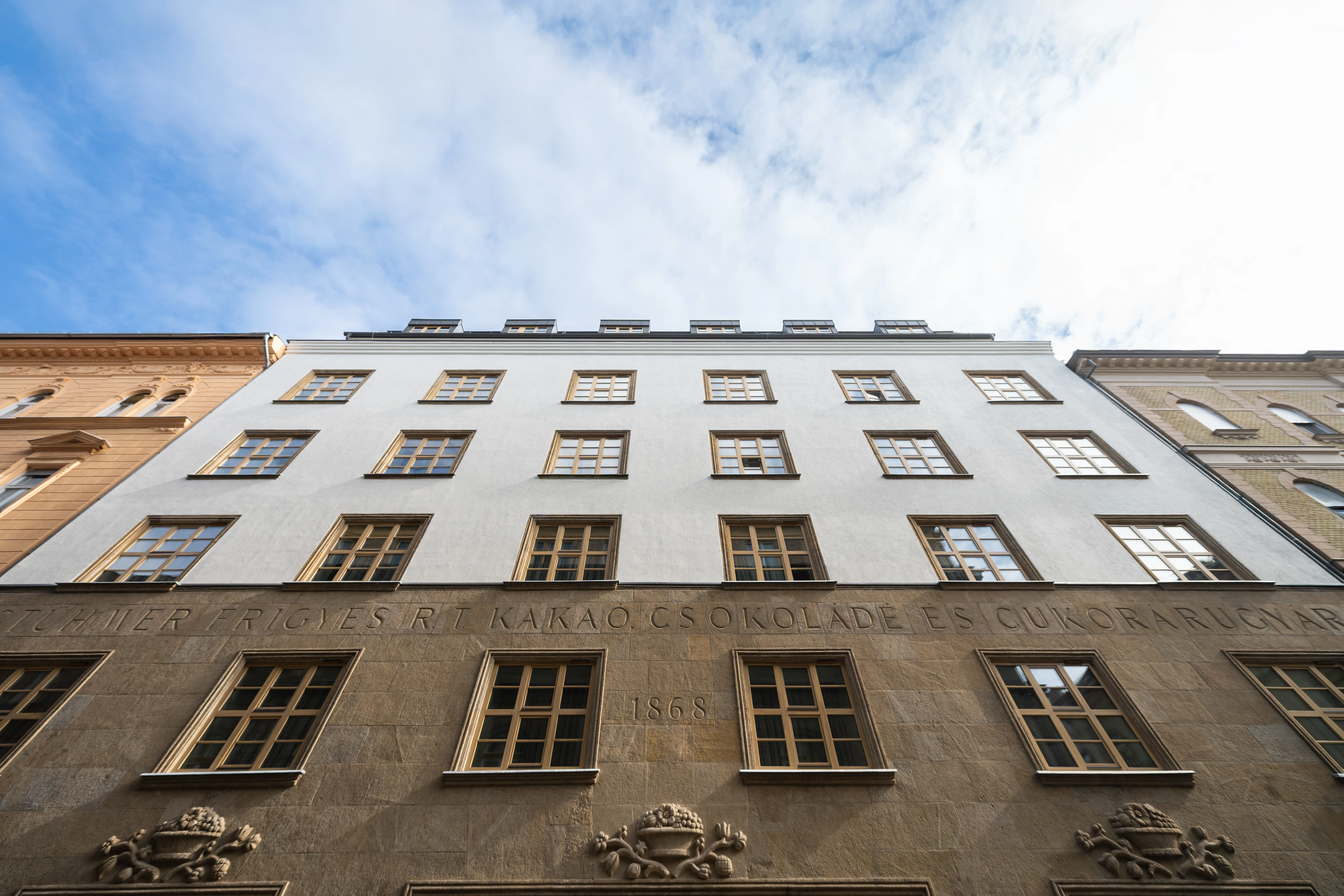 HD 251015 EM 3776 Edit Edit