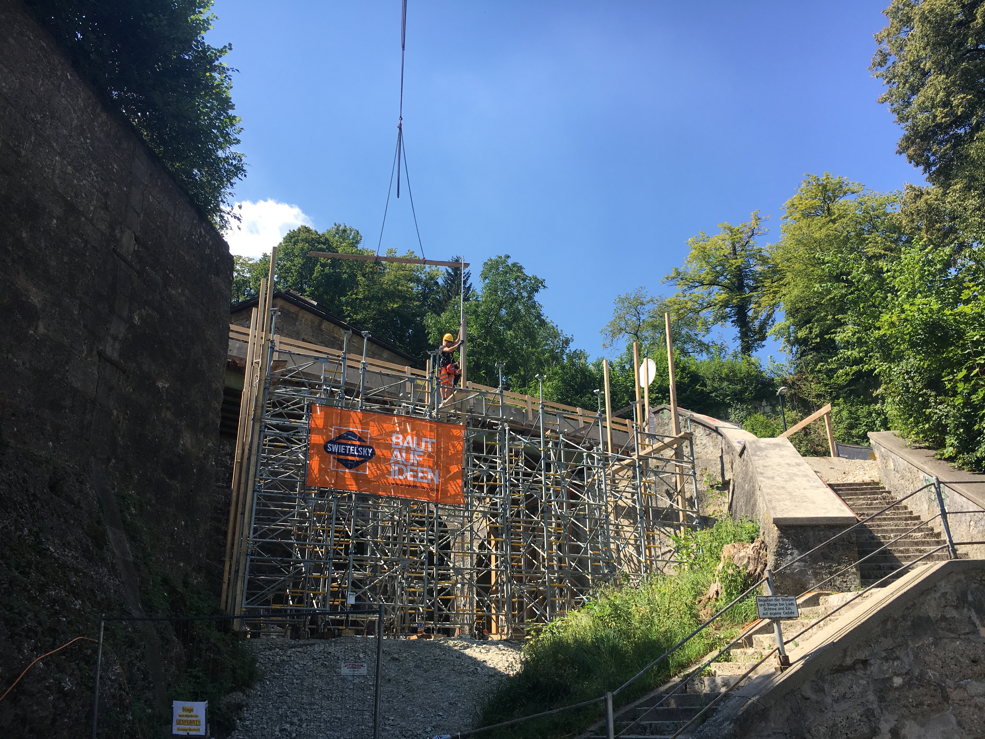 Neuba Brücke Monikapforte am Mönchsberg, Salzburg - Út- és hídépítés