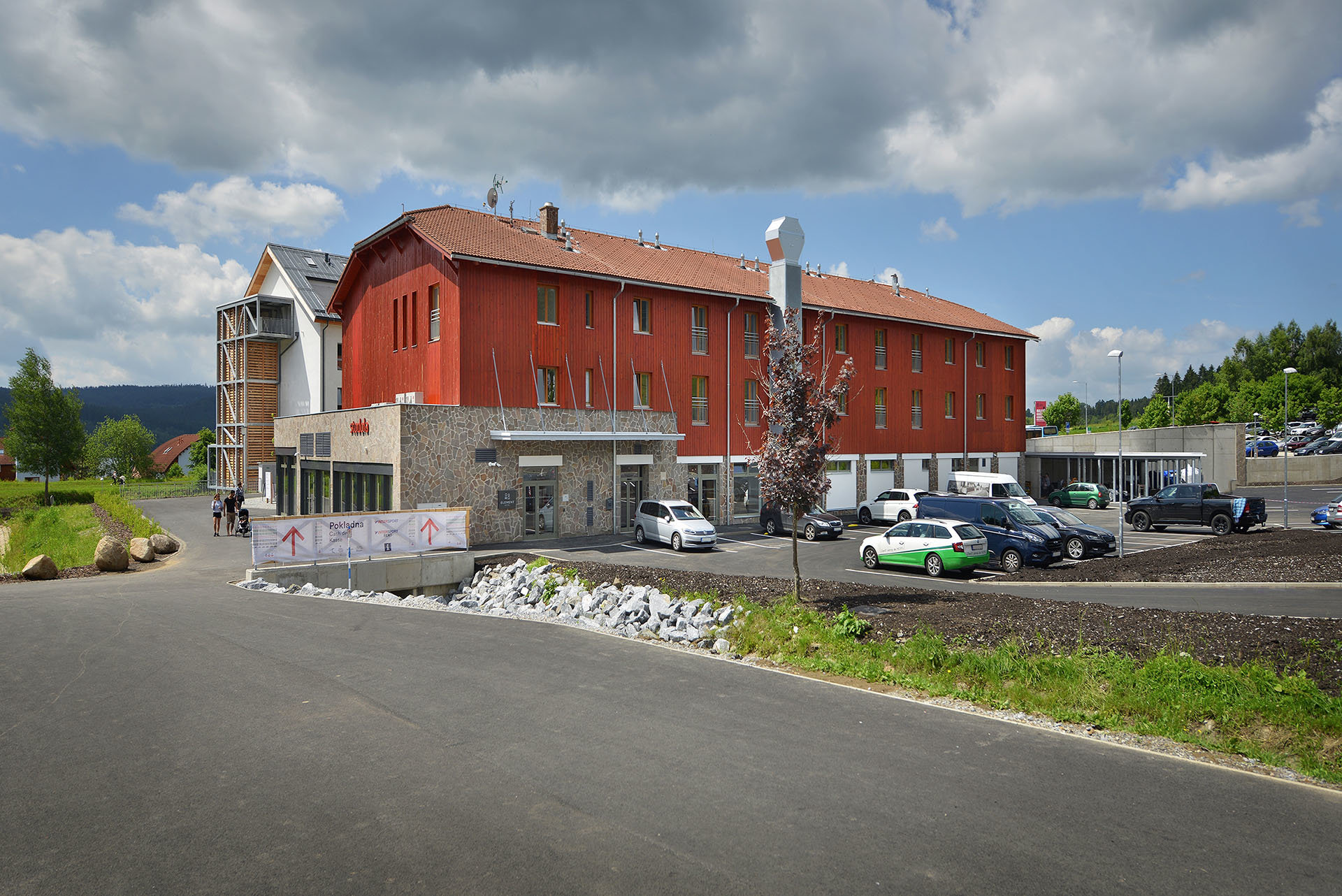 Lipno nad Vltavou – Hotel Element a Chata Lanovka  - Magasépítés