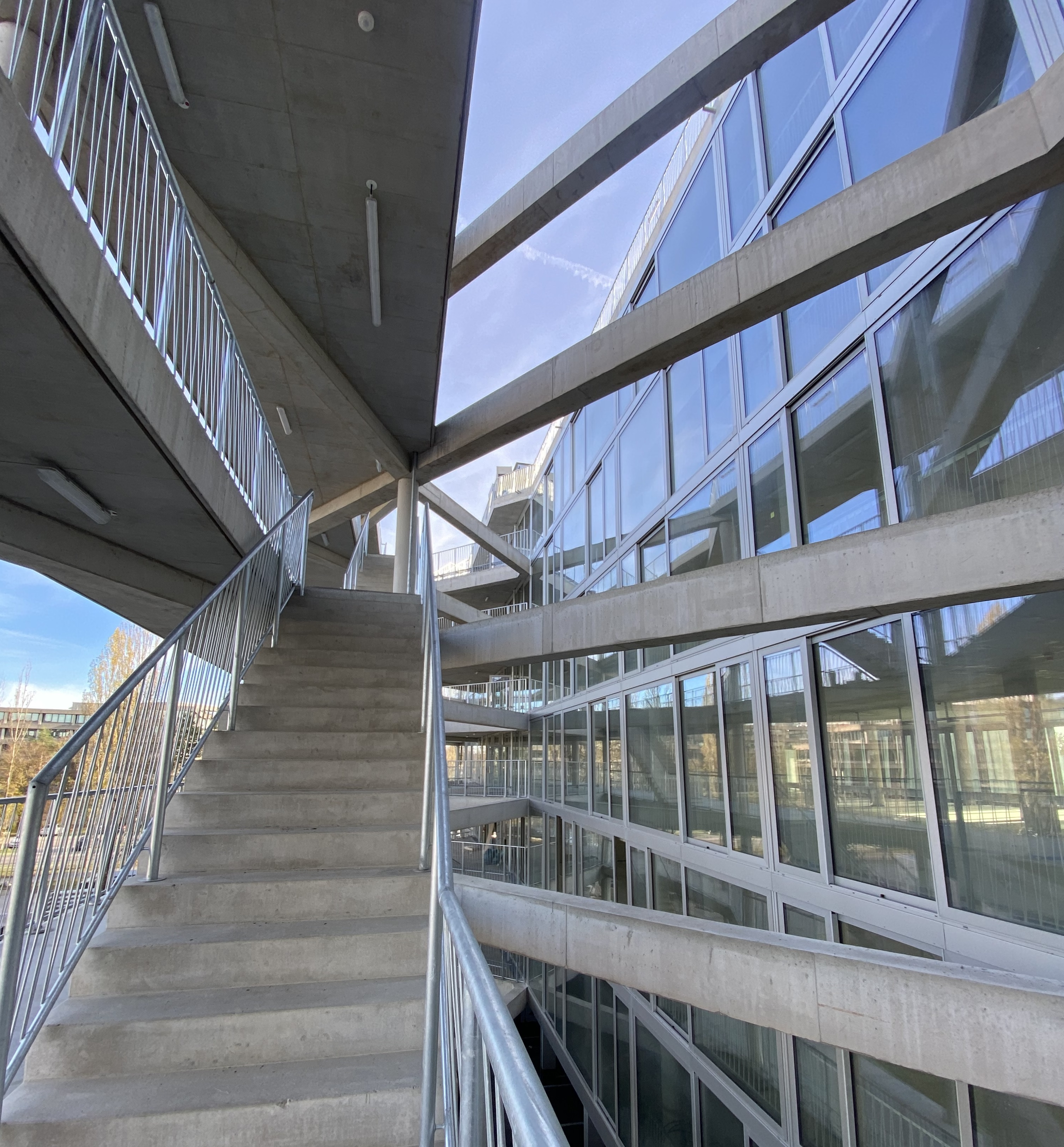 Hammerschmidt - Bürogebäude mit Dachterrasse und offenem Parkdeck - Magasépítés