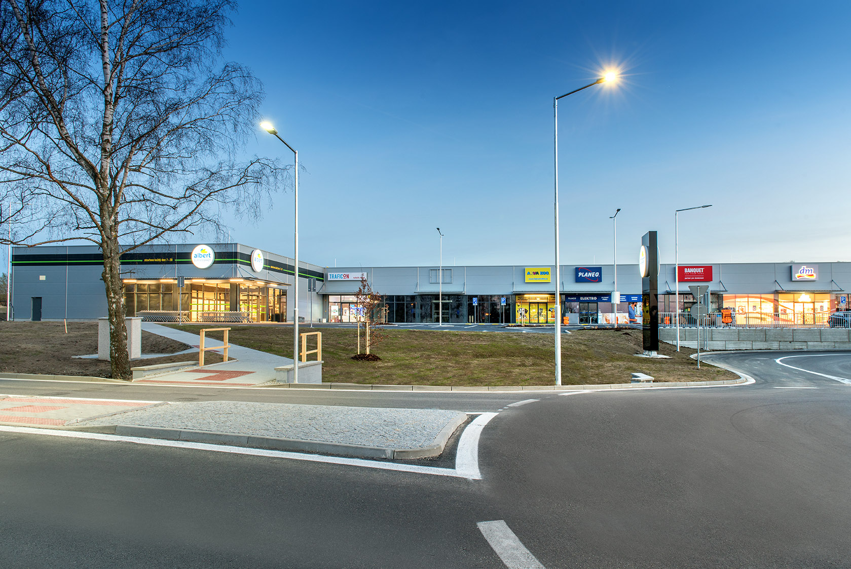 Milevsko – obchodní centrum - Magasépítés