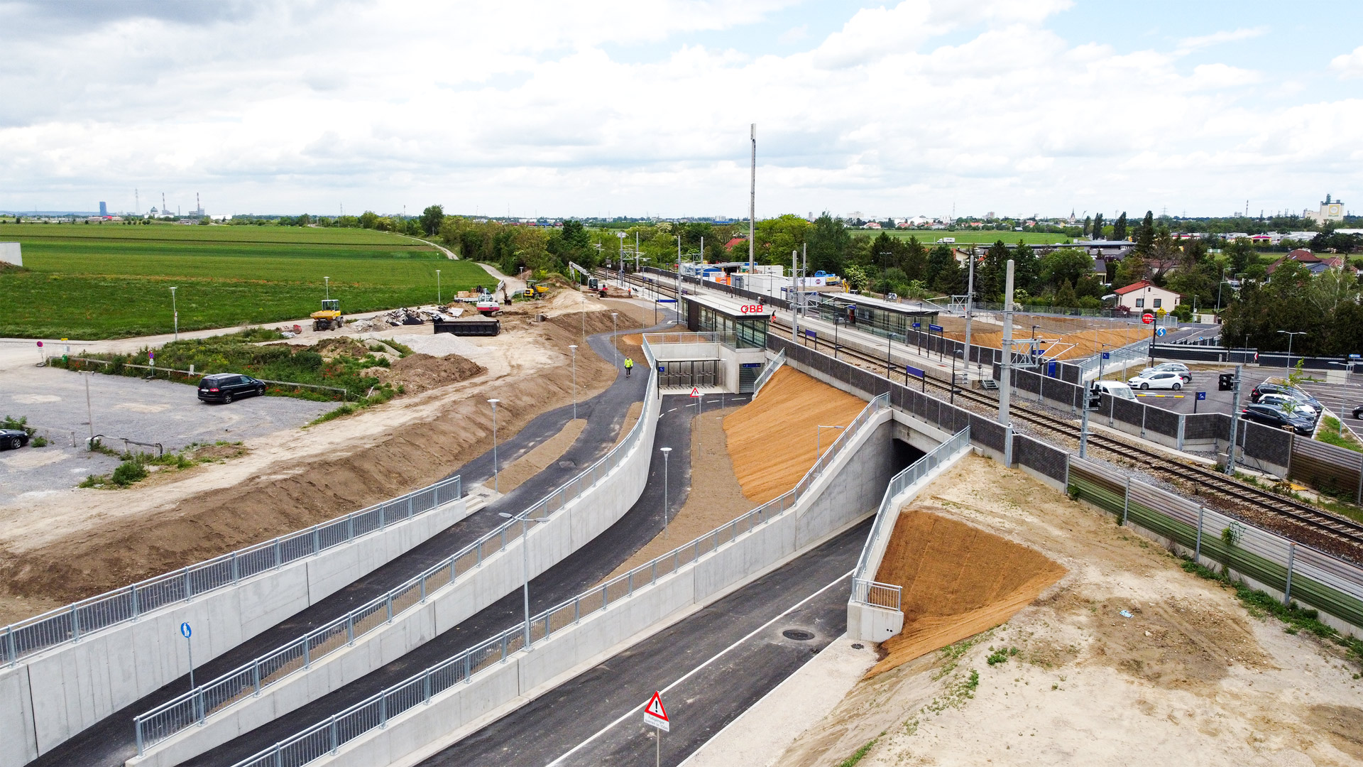 Busbahnhof Unterführung, Lanzendorf - Mélyépítés