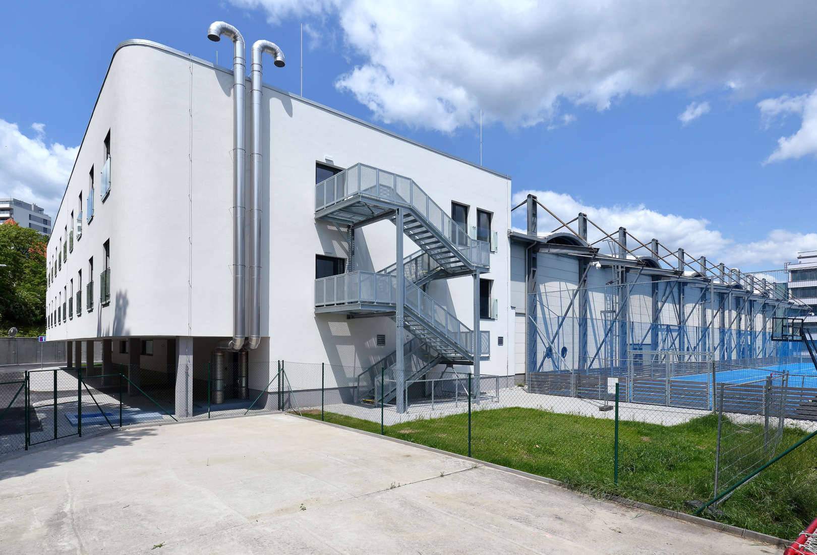 Plzeň – ubytovací zařízení u zimního stadionu - Magasépítés