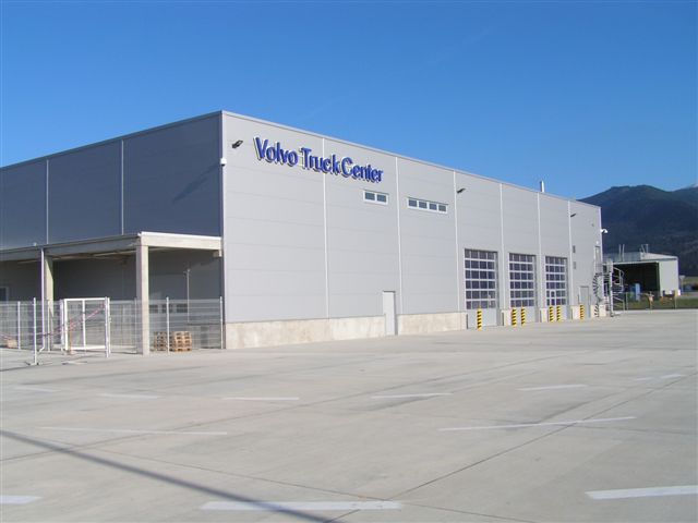 Predajné a servisné centrum VOLVO Truck Strečno / priemyselné a energetické stavby - Magasépítés
