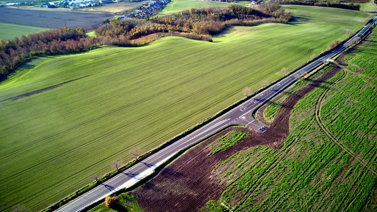 Silnice II/380 – rekonstrukce úseku Hovorany–Mutěnice - Út- és hídépítés