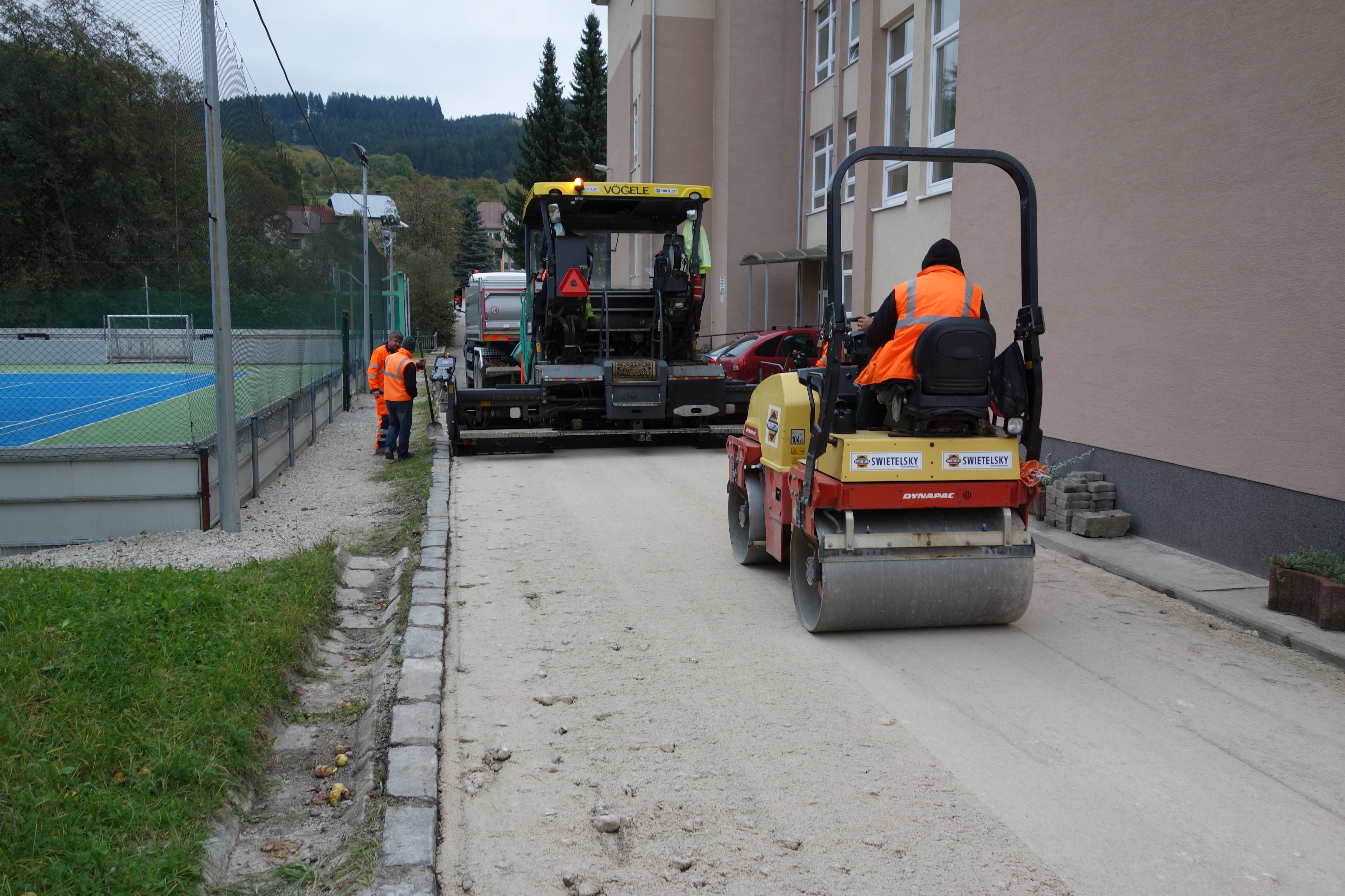 Rekonštrukcia miestnych komunikácii v obci Veľké Rovné - Út- és hídépítés