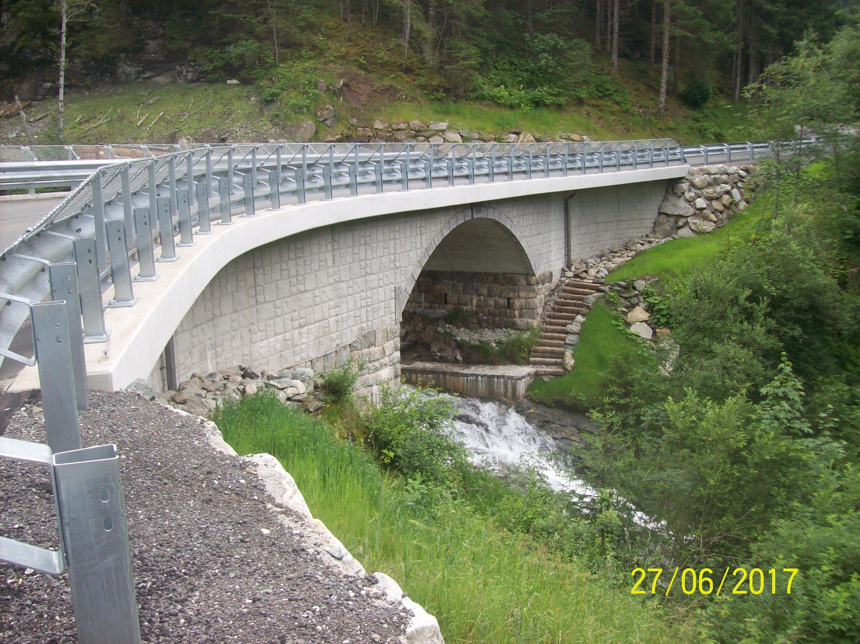 Schrabachbrücke auf der L264 Stubachtalstraße in Uttendorf - Út- és hídépítés