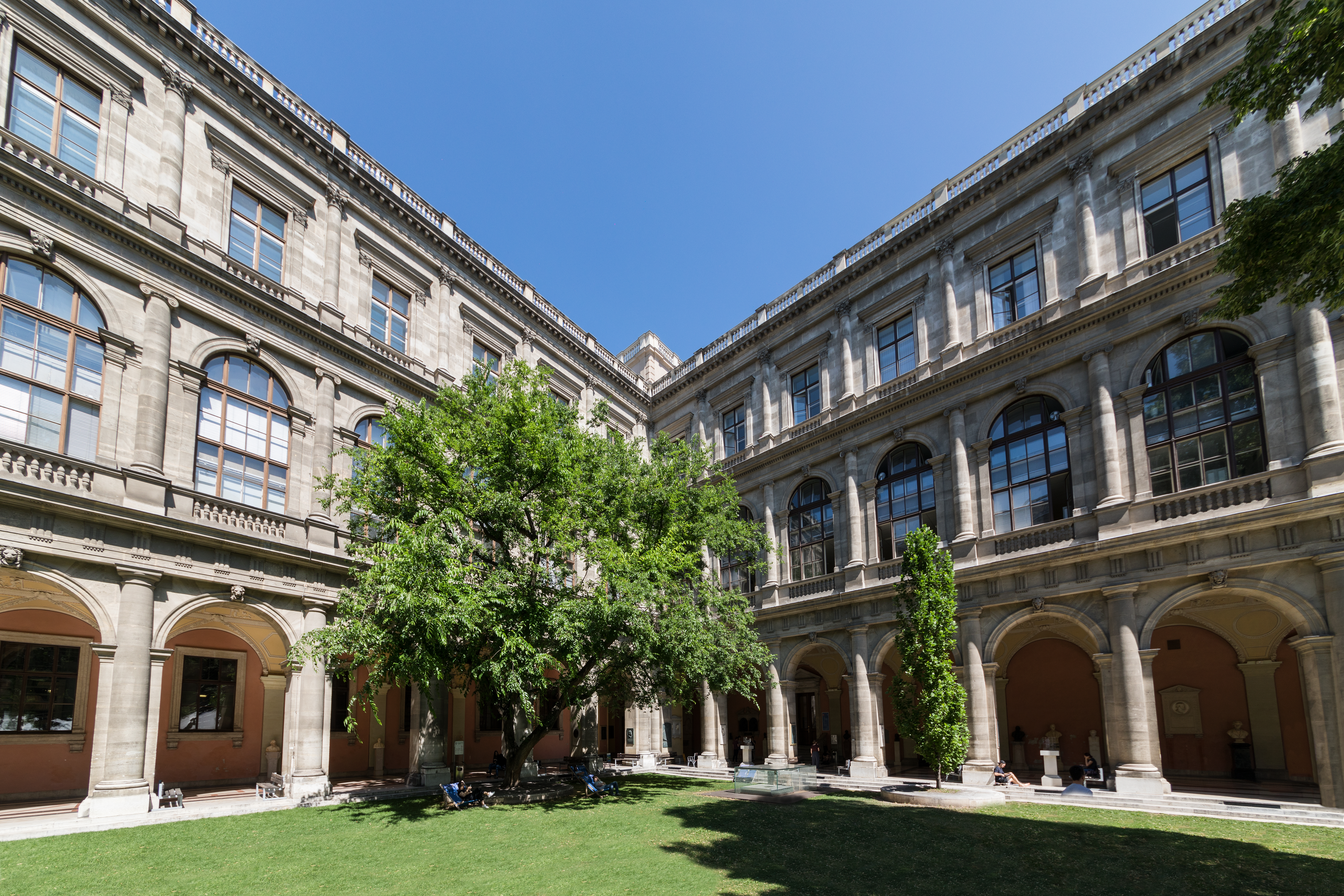 Universität Wien - Magasépítés