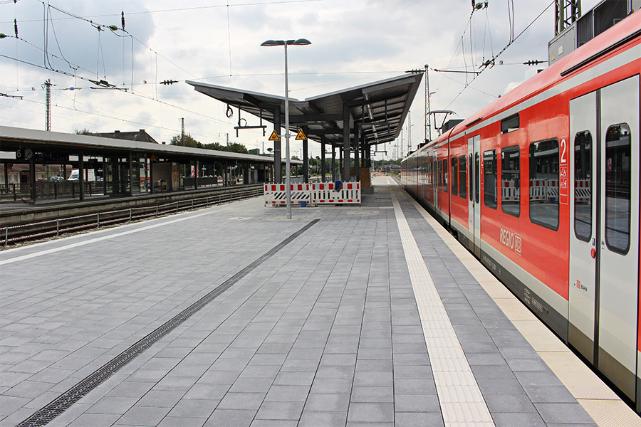 Bahnsteig Hauptbahnhof Landshut - Mélyépítés