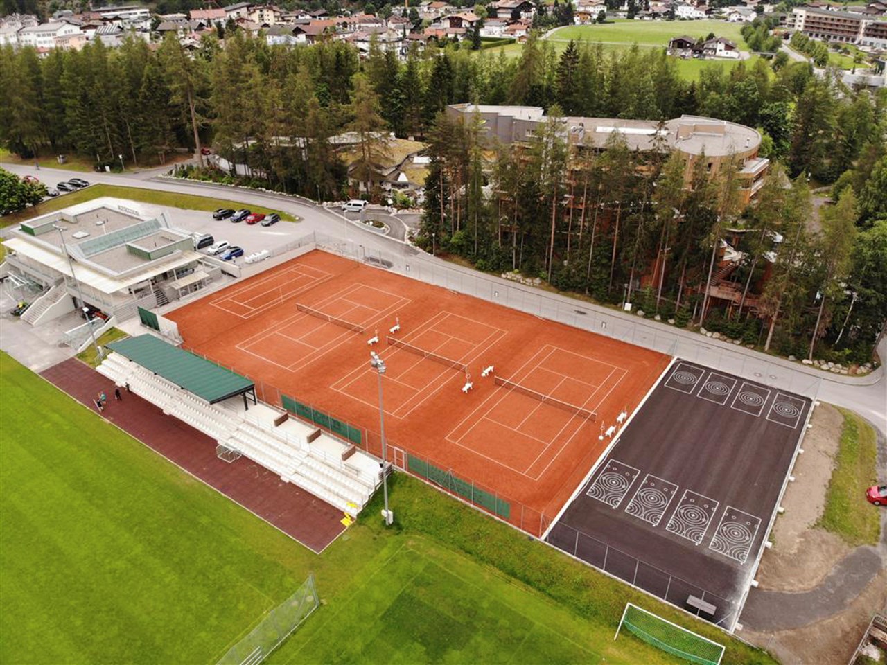 Tennisplatz, Längenfeld - Mélyépítés Tennisplatz, Längenfeld - Mélyépítés