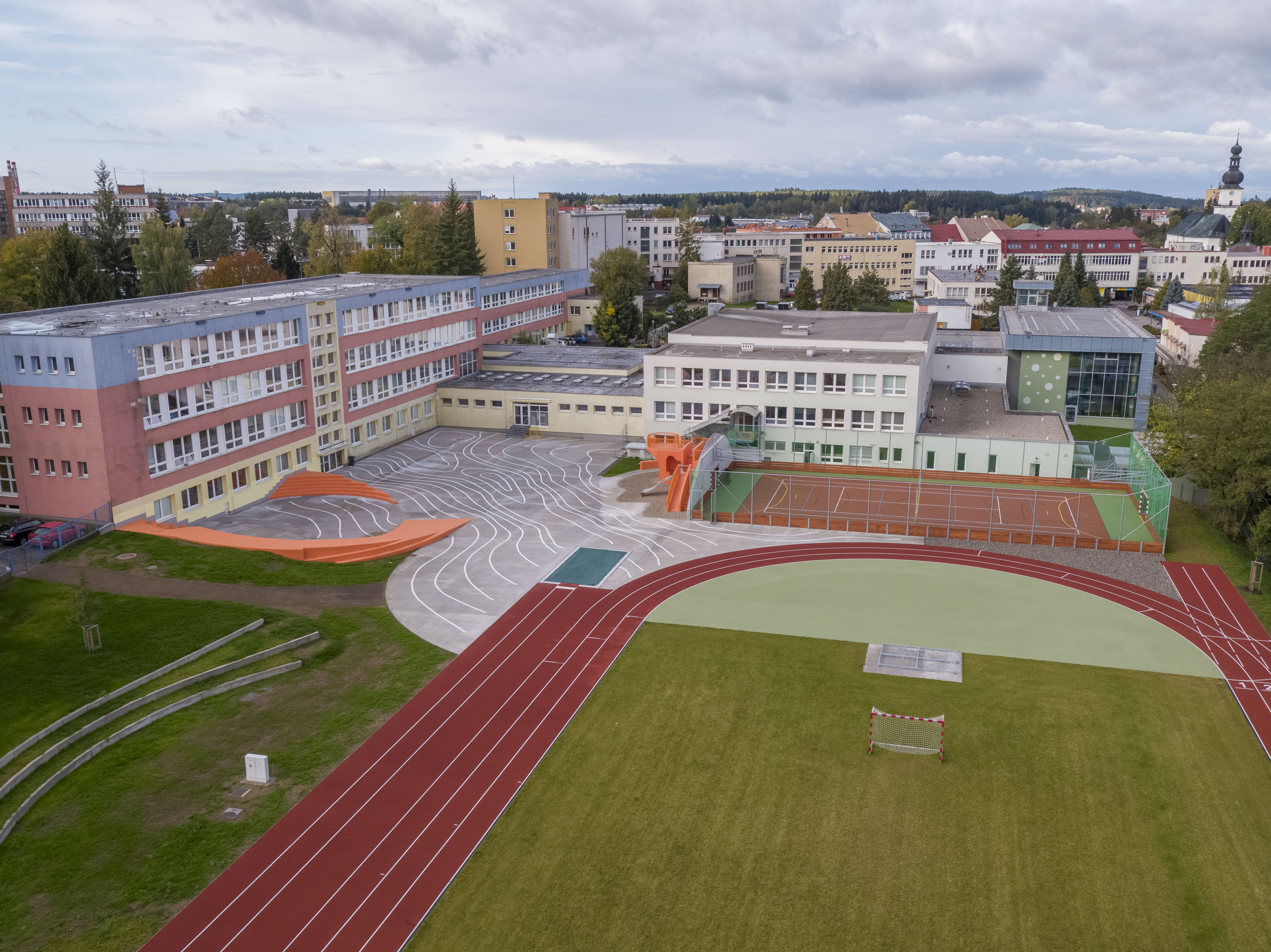 Žďár nad Sázavou – rekonstrukce sportovního areálu ZŠ Švermova - Speciális kompetenciáink