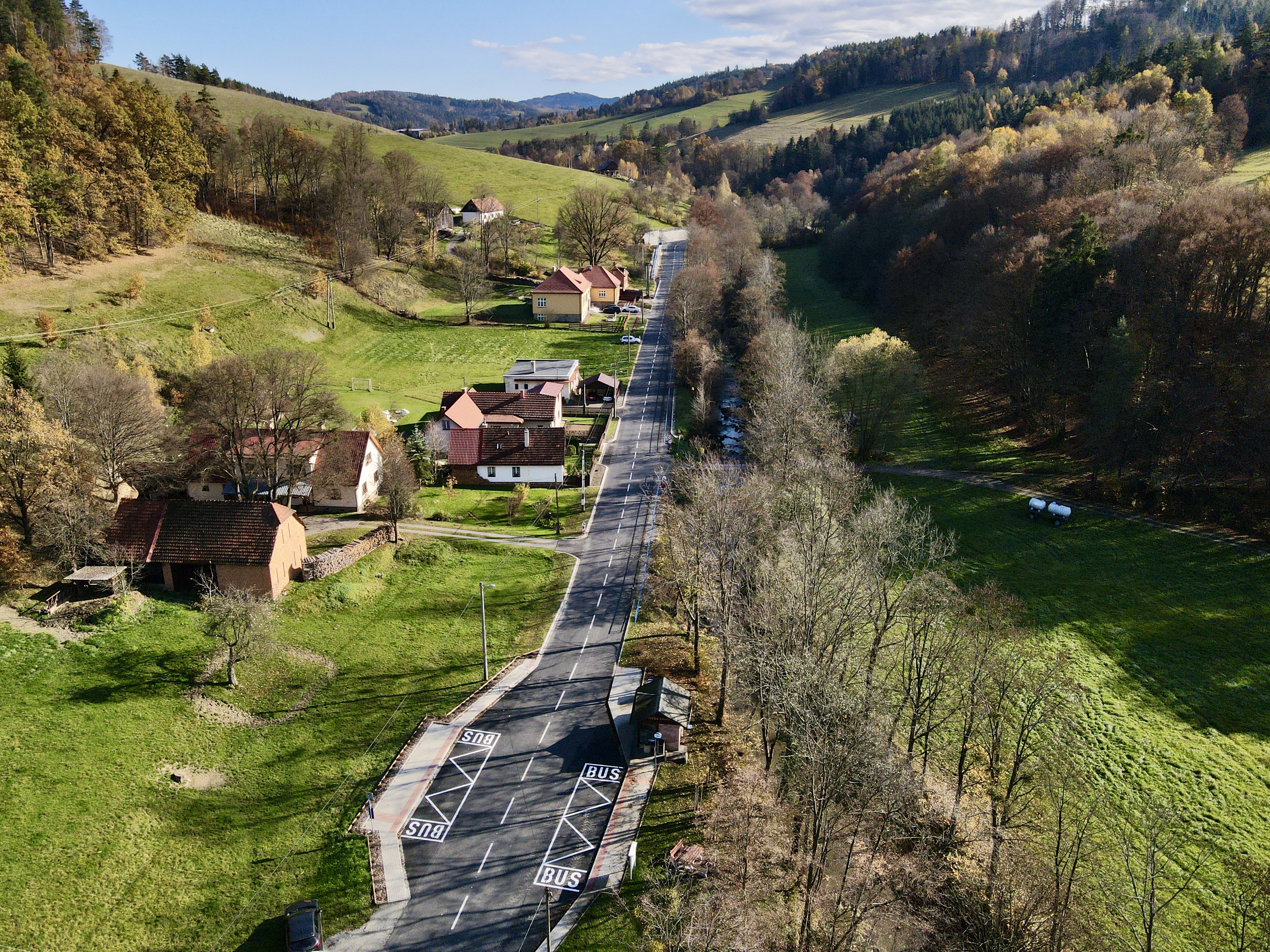 III/05726 – rekonstrukce úseku Velká Lhota – Valašská Bystřice - Út- és hídépítés