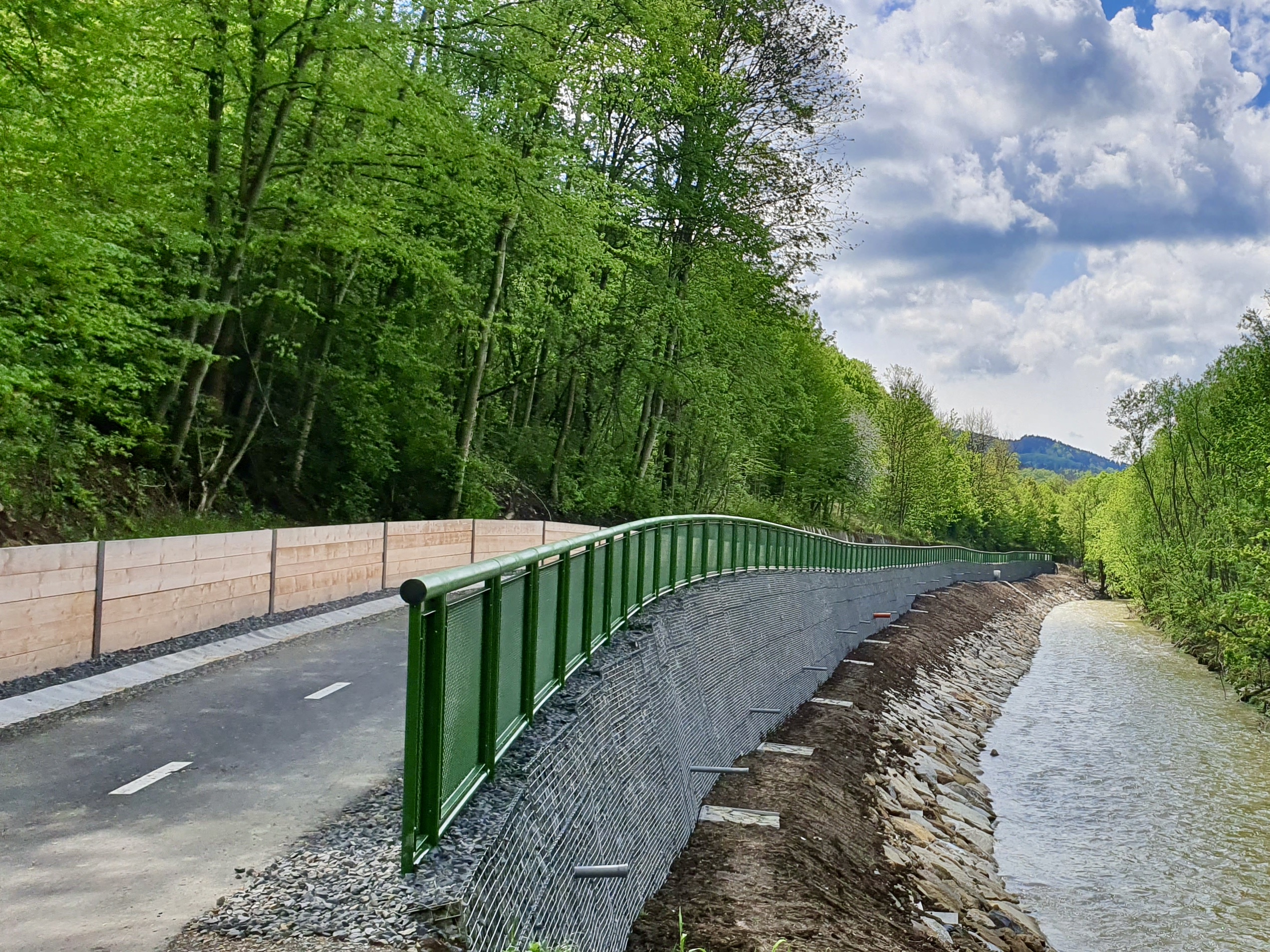 Cyklostezky Hornolidečska - Út- és hídépítés