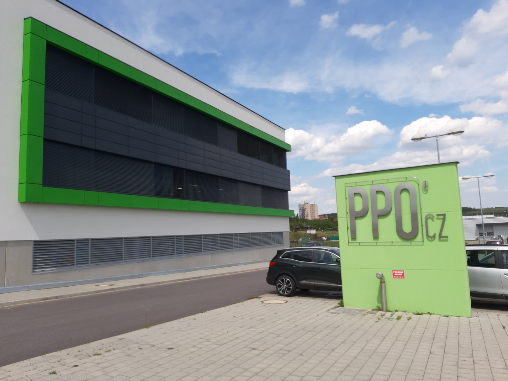 Znojmo – výrobní hala a vývojové centrum  PPO Group CZ - Magasépítés