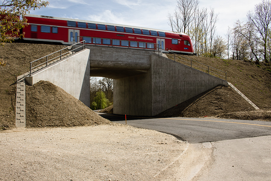 Eisenbahnüberführung Walpertskirchen - Út- és hídépítés