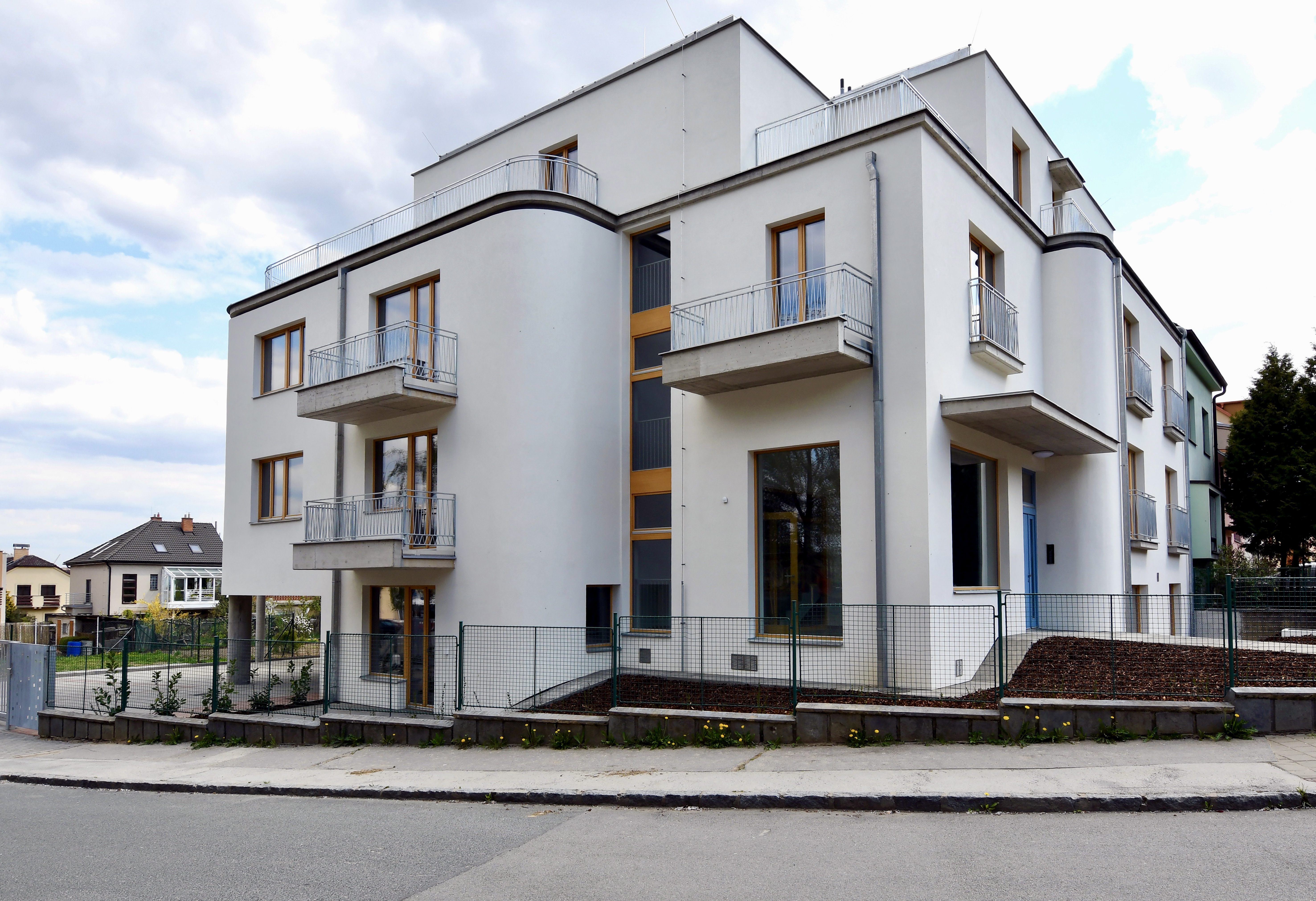 Brno-Jundrov – rekonstrukce bytového domu - Magasépítés