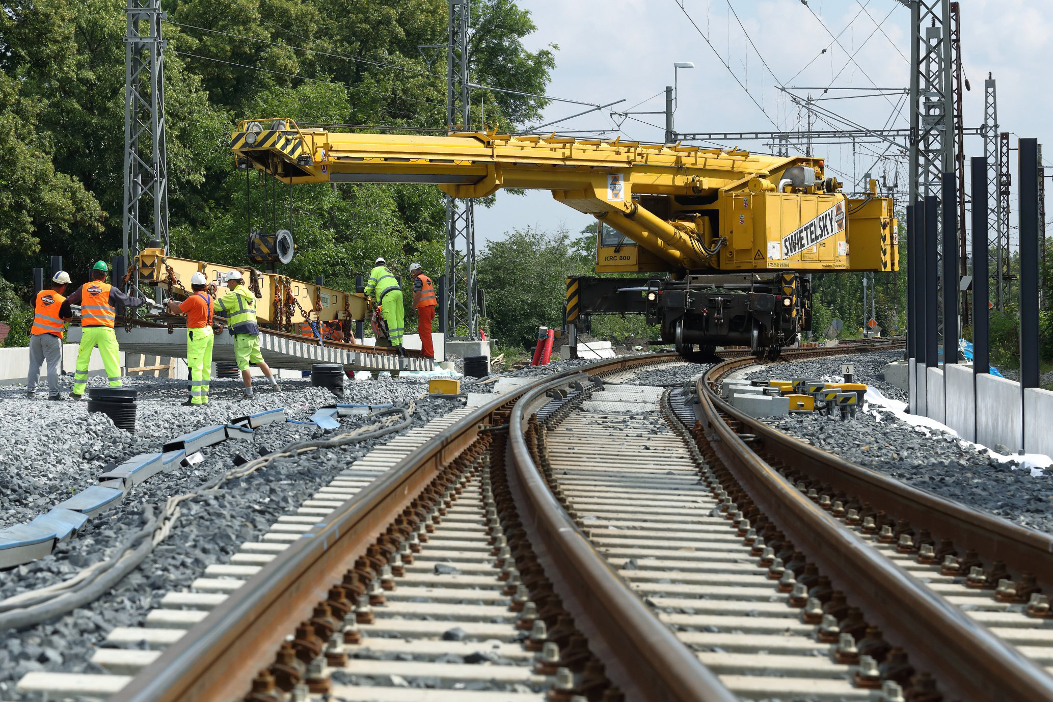 Obnova železniční stanice, Čelákovice - Vasútépítés