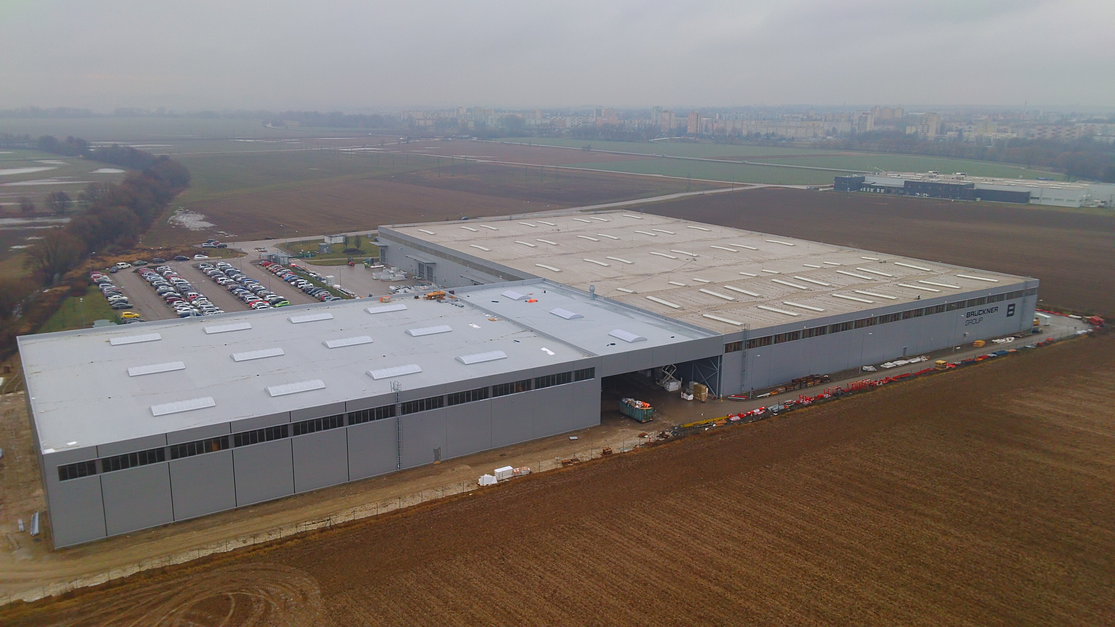 Výstavba výrobno-skladovej haly v areáli spoločnosti Brückner v Topoľčanoch - SK