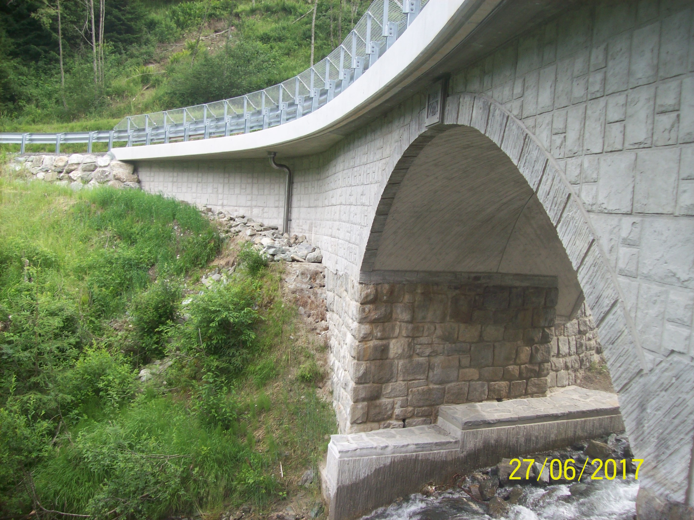 Schrabachbrücke auf der L264 Stubachtalstraße in Uttendorf - Út- és hídépítés