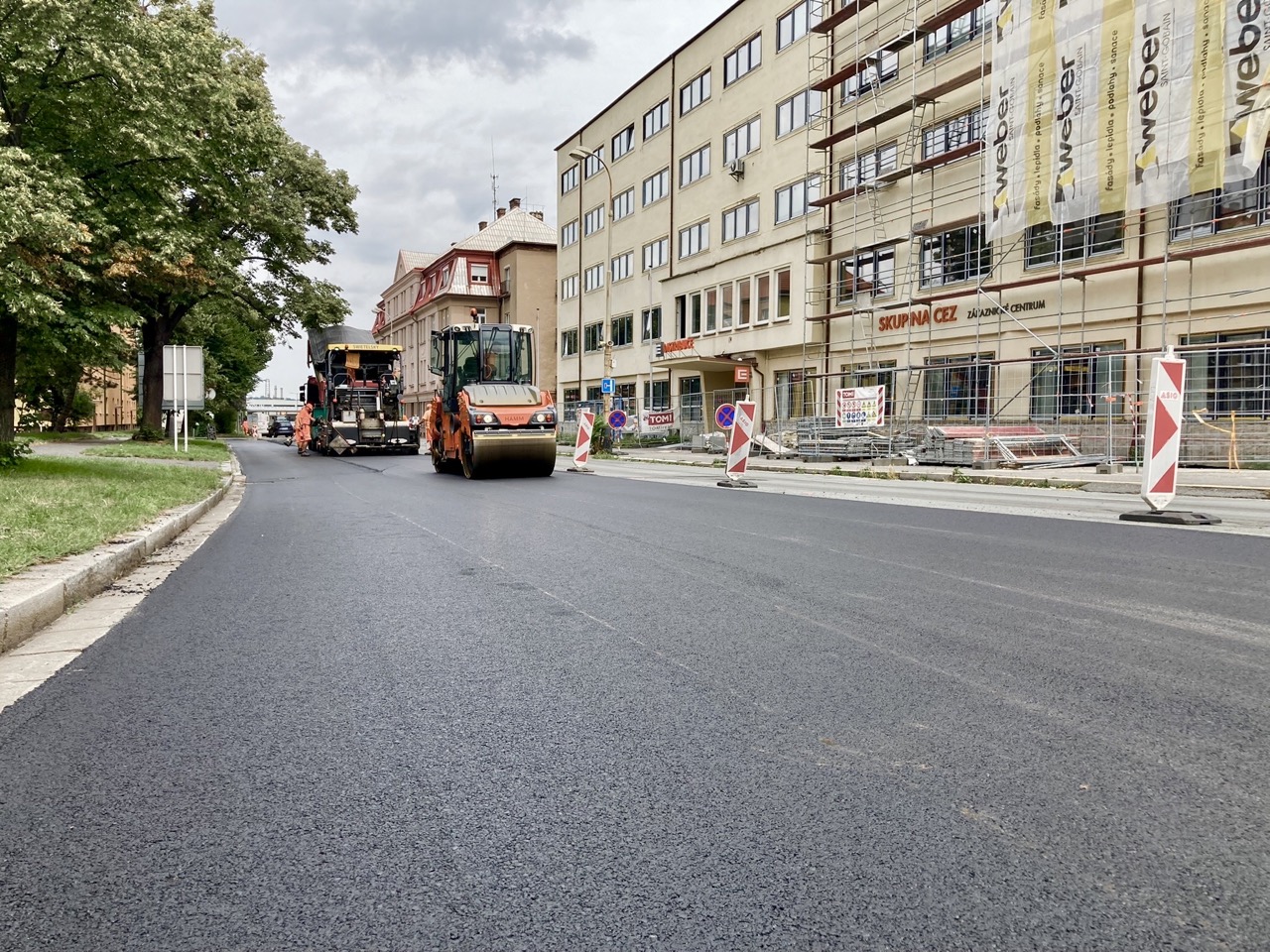 Kolín – obnova povrchu místních komunikací - Út- és hídépítés