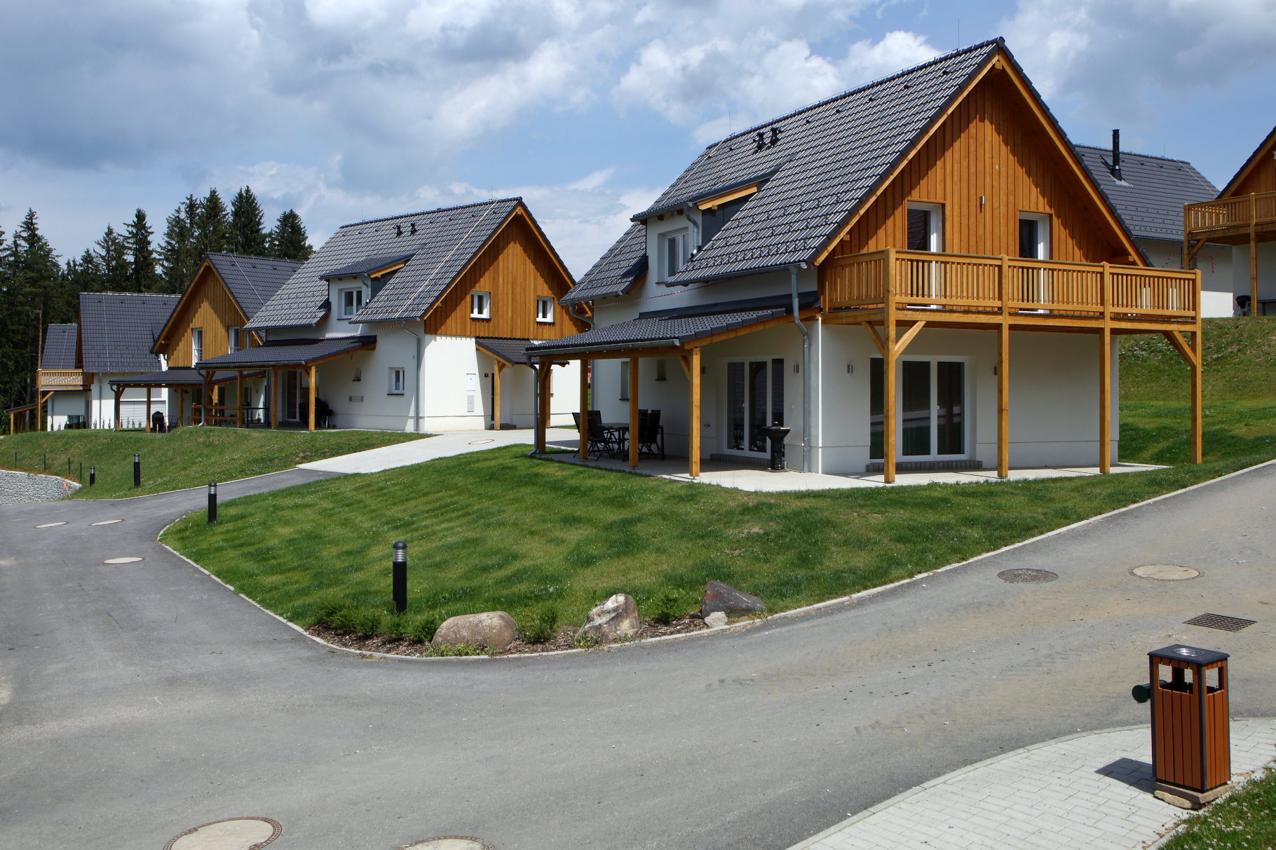 Černá v Pošumaví – Lakeside Village, Lipno - Magasépítés