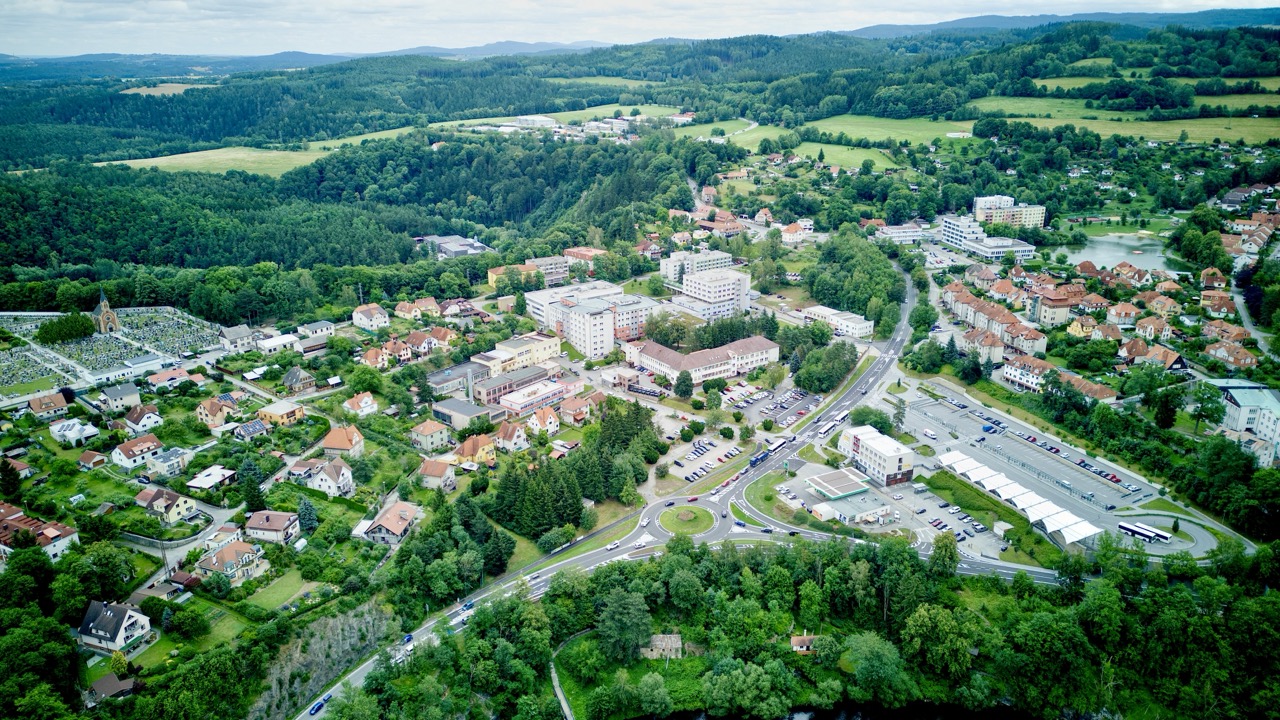 Český Krumlov – výstavba okružní křižovatky pod autobusovým nádražím - Út- és hídépítés