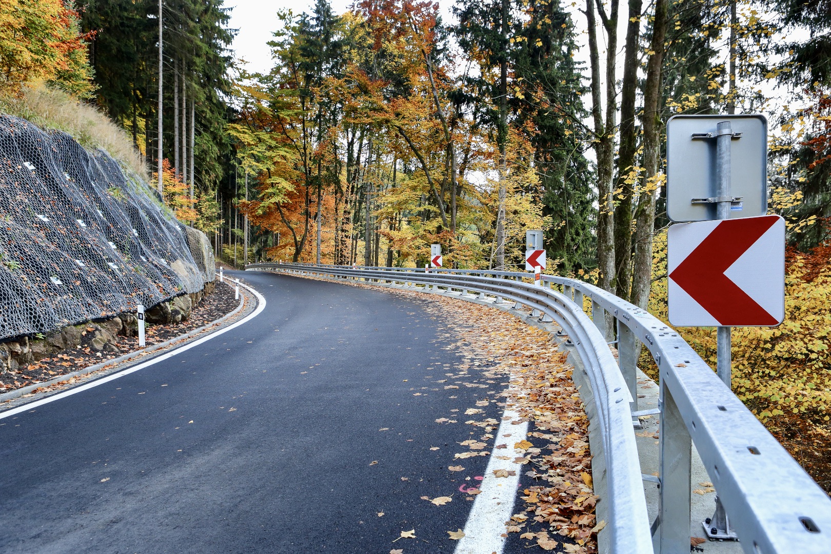 Silnice II/210 – modernizace úseku lom–Podstrání - Út- és hídépítés