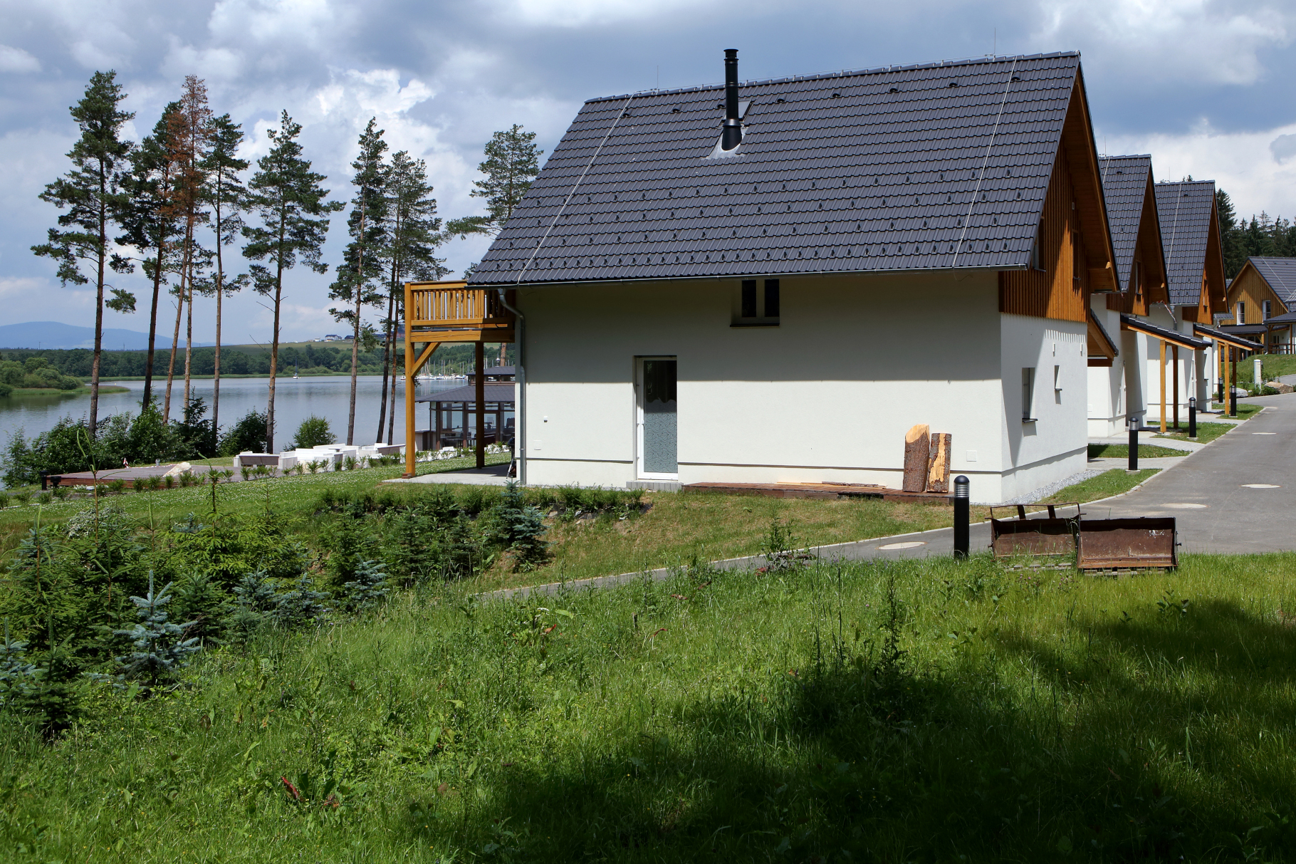 Černá v Pošumaví – Lakeside Village, Lipno - Magasépítés