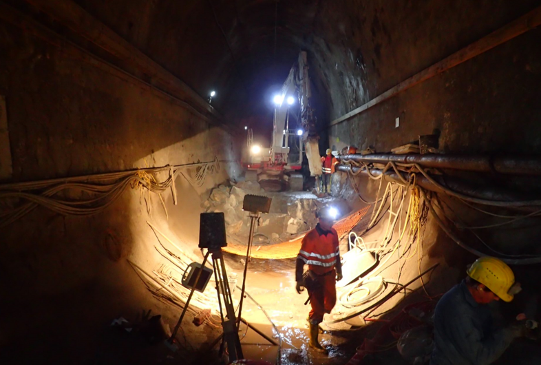 Sanierung Bosrucktunnel - Alagútépítés