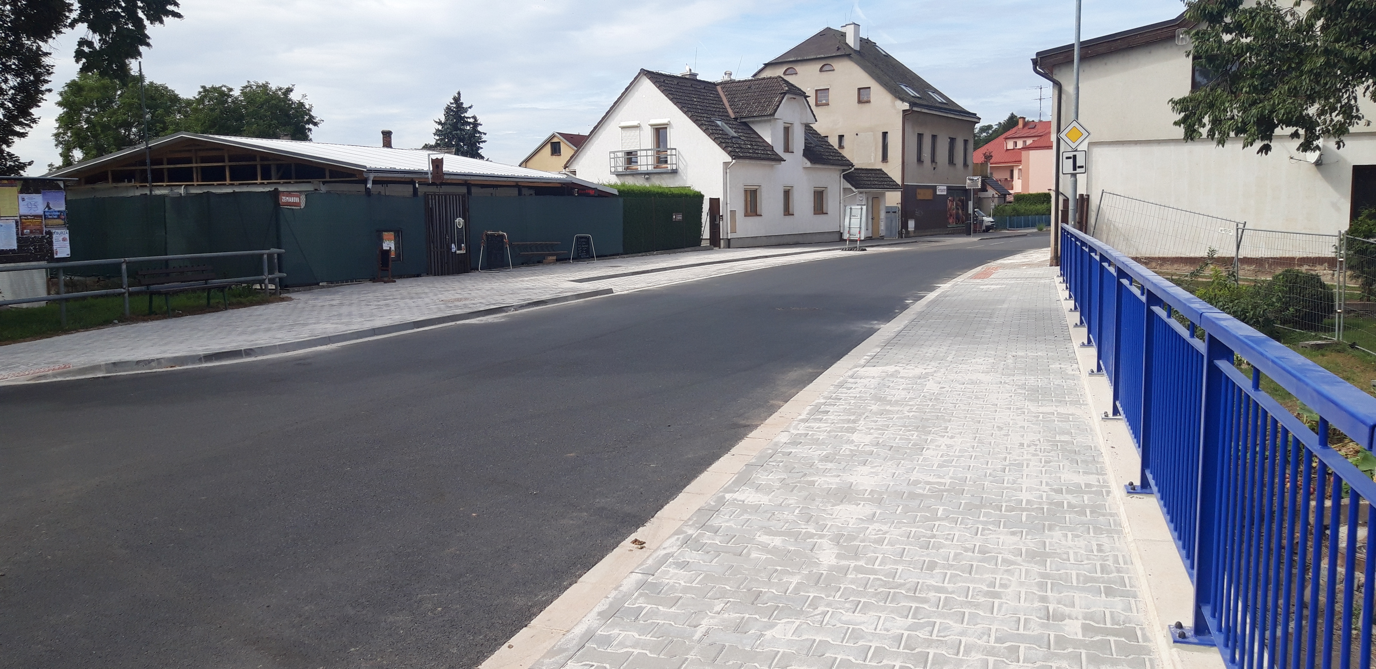 Silnice III/3089 – rekonstrukce průtahu obcí Smiřice - Út- és hídépítés
